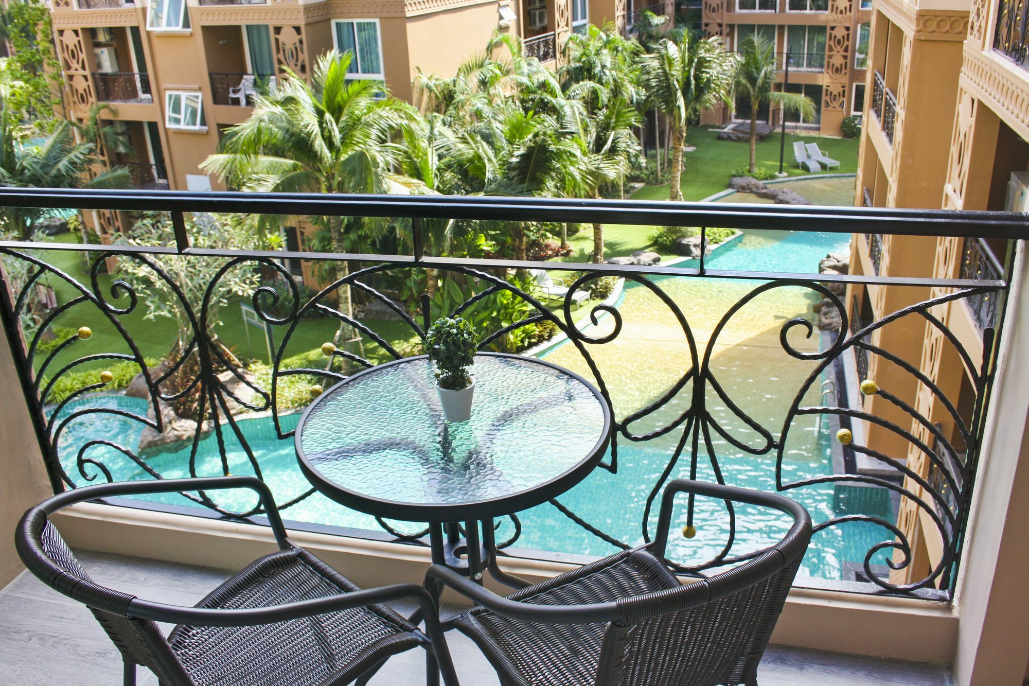 Atlantis Condo Resort Jomtien Exterior foto